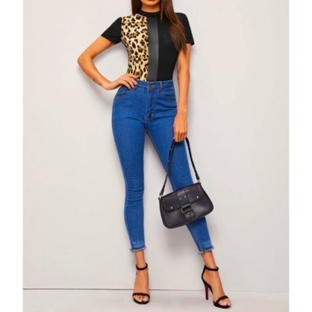 Leopard Print Tee - Picture 5 of 5
